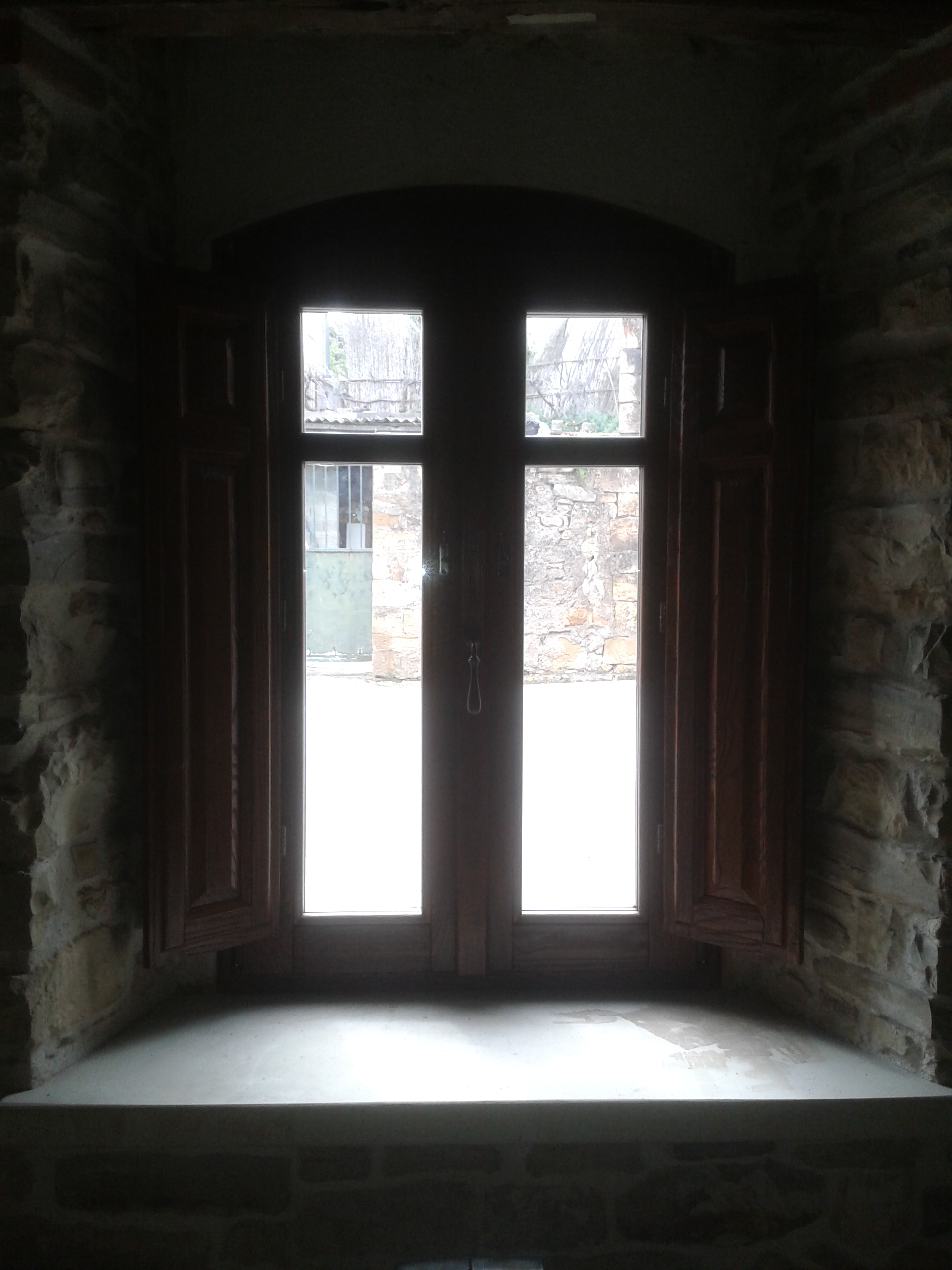 Finestra con scuretti lato interno