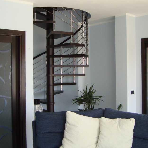 Casa privata scala e porte