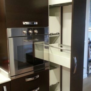 Cucina anta scorrevole portabottiglie
