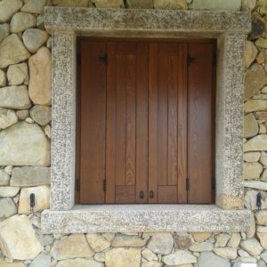 Portellone a doghe verticali