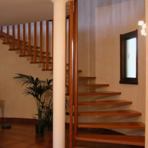 Scala portante elicoidale