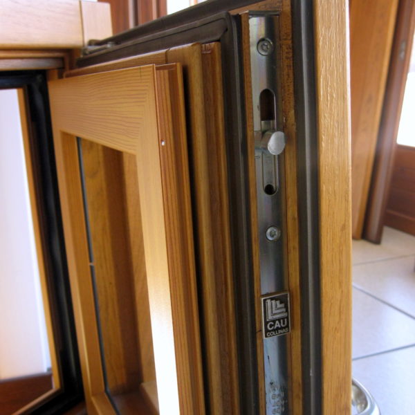 sezione infisso in legno-alluminio sezione infisso in legno-alluminio