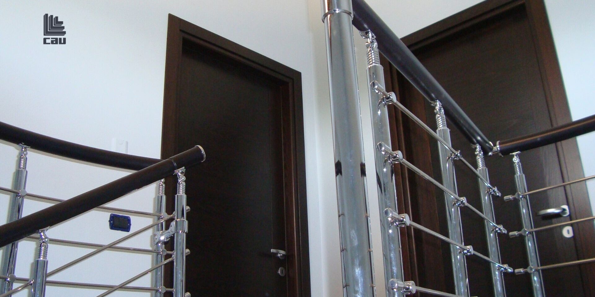 Dettagli, materiali, passione: porte interne di Falegnameria Cau Dettagli, materiali, passione: porte interne di Falegnameria Cau