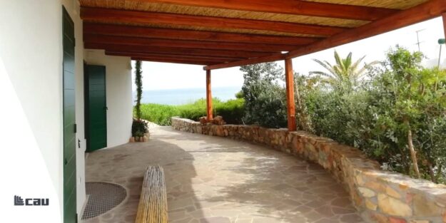 Infissi in legno casa al mare: guida completa alla scelta