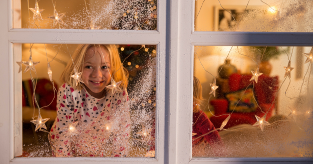 Come addobbare le finestre per natale? Idee pratiche e creative per un tocco unico e festoso Come addobbare le finestre per natale? Idee pratiche e creative per un tocco unico e festoso
